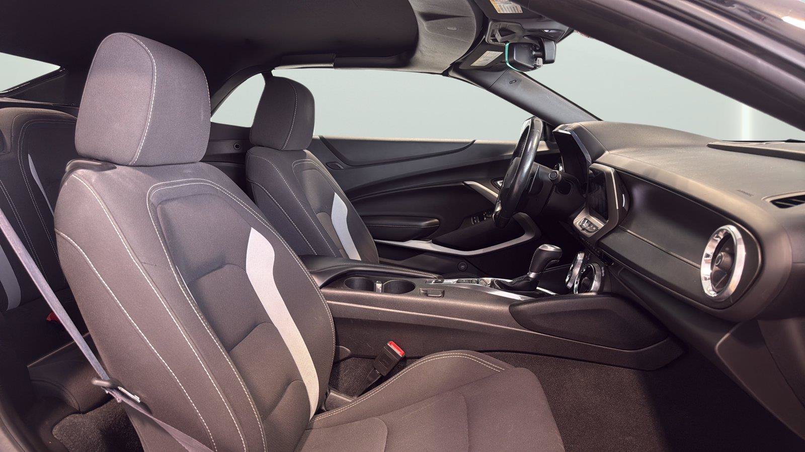Used 2017 Chevrolet Camaro LT w/ Technology Package RWD image 16