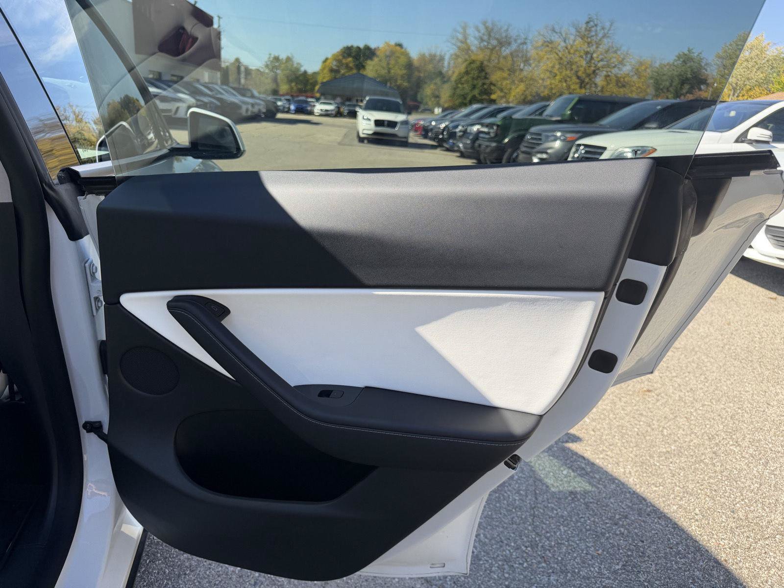 Used 2021 Tesla Model Y Long Range AWD/4WD image 23