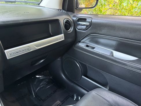 Used 2014 Jeep Compass Latitude image 16