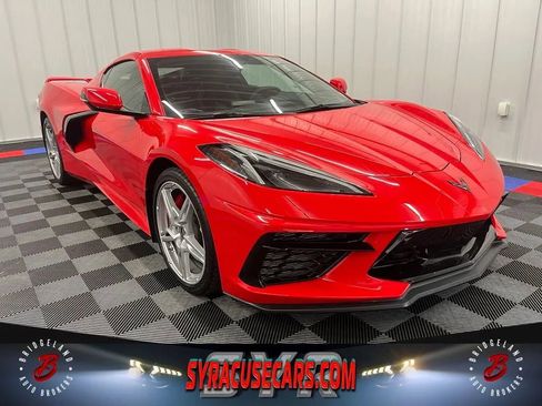 Used 2021 Chevrolet Corvette Stingray Preferred Cpe w/ Z51 Performance Package RWD image 1