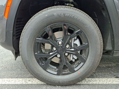 New 2026 Jeep Grand Cherokee Altitude AWD/4WD image 5