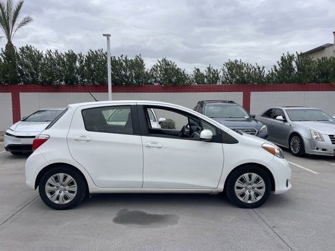 Used 2013 Toyota Yaris LE image 3