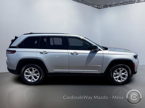 Used 2023 Jeep Grand Cherokee Limited AWD/4WD image 3