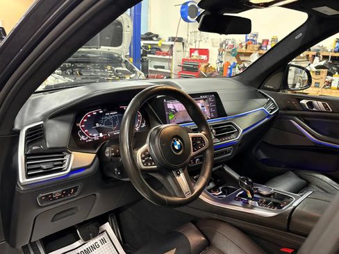Used 2020 BMW X5 M50i w/ Executive Package AWD/4WD image 18