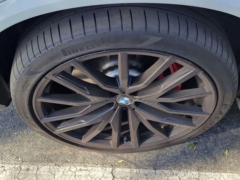 Used 2022 BMW X5 xDrive40i w/ M Sport Package image 2