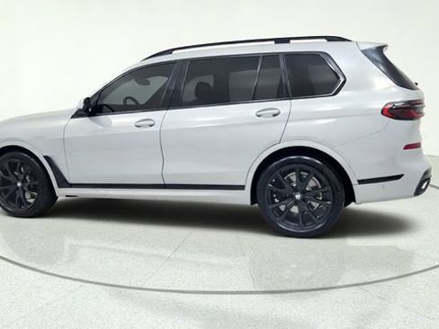 Used 2025 BMW X7 xDrive40i w/ Executive Package AWD/4WD image 7