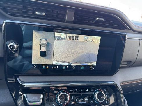 Used 2023 GMC Sierra 1500 AT4 image 30