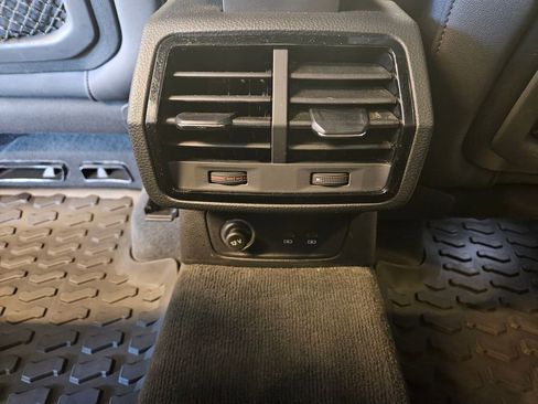 Used 2020 Audi Q3 2.0T Premium Plus w/ Premium Plus Package image 21