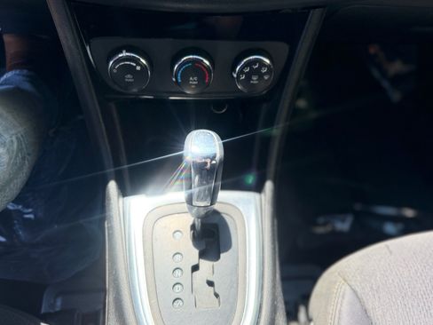 Used 2012 Chrysler 200 LX FWD image 11