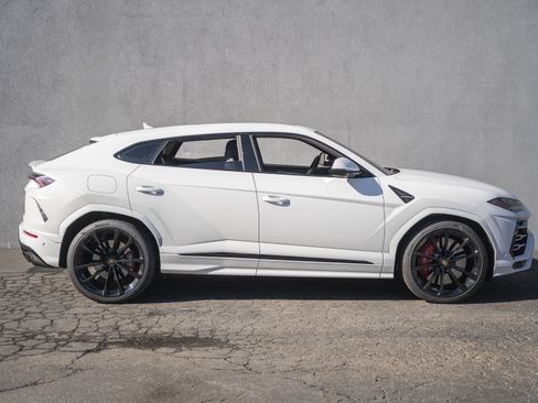 Used 2021 Lamborghini Urus image 6