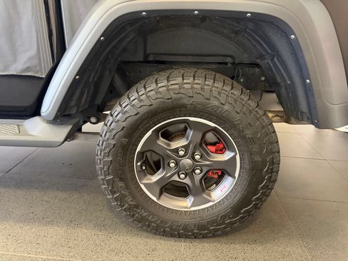 Used 2023 Jeep Gladiator Rubicon w/ Cold Weather Group AWD/4WD image 9
