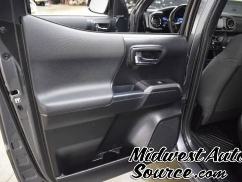 Used 2019 Toyota Tacoma SR5 image 23