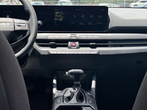 Used 2025 Kia K4 FWD image 17