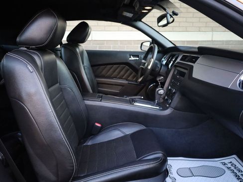 Used 2010 Ford Mustang Convertible RWD image 30