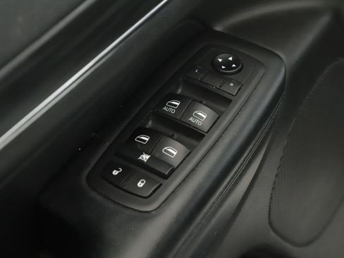 Used 2020 Jeep Grand Cherokee Limited AWD/4WD image 8