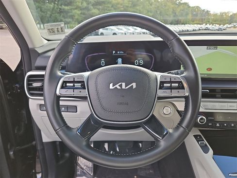 Used 2023 Kia Telluride S image 21