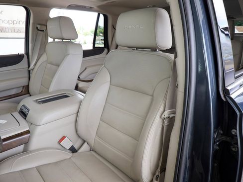 Used 2019 GMC Yukon Denali w/ Denali Ultimate Package AWD/4WD image 20