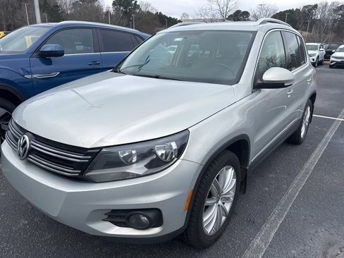 Used 2013 Volkswagen Tiguan SE image 9