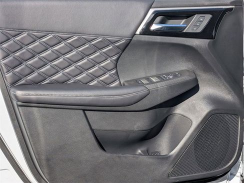 New 2025 Mitsubishi Outlander SEL image 14