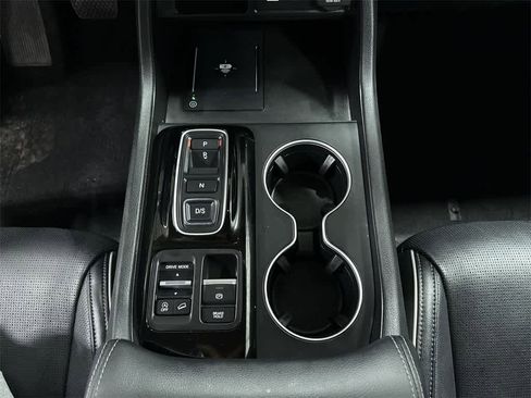 Used 2024 Honda Pilot Elite image 36