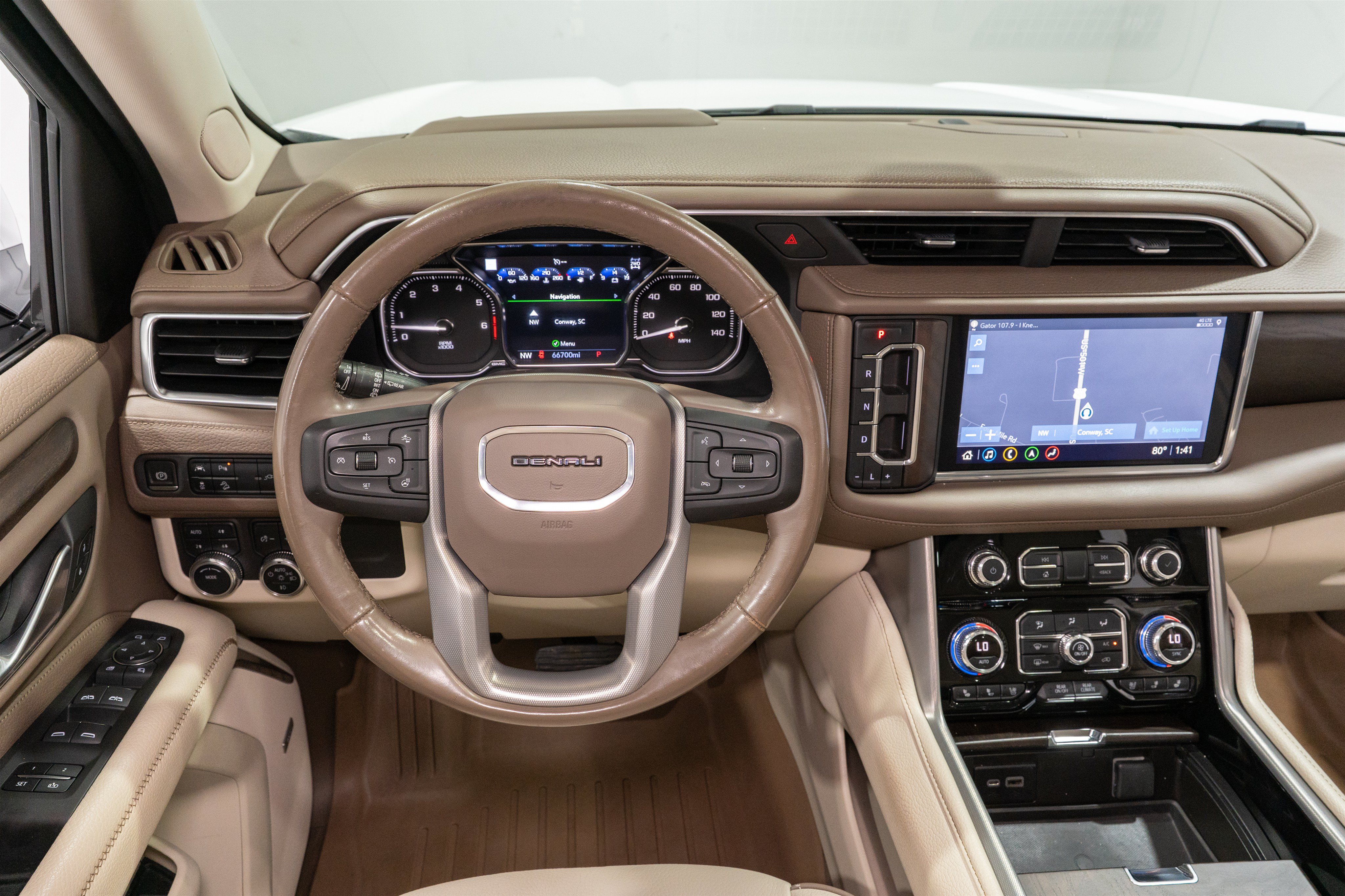 Used 2021 GMC Yukon XL Denali AWD/4WD image 11