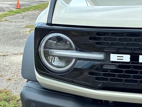 Used 2025 Ford Bronco Badlands AWD/4WD image 9