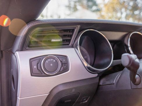 Used 2017 Ford Mustang GT Premium image 25