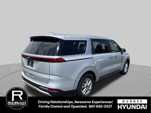 Used 2023 Kia Carnival LX FWD image 9