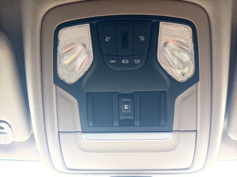 Used 2020 RAM 1500 Big Horn AWD/4WD image 15