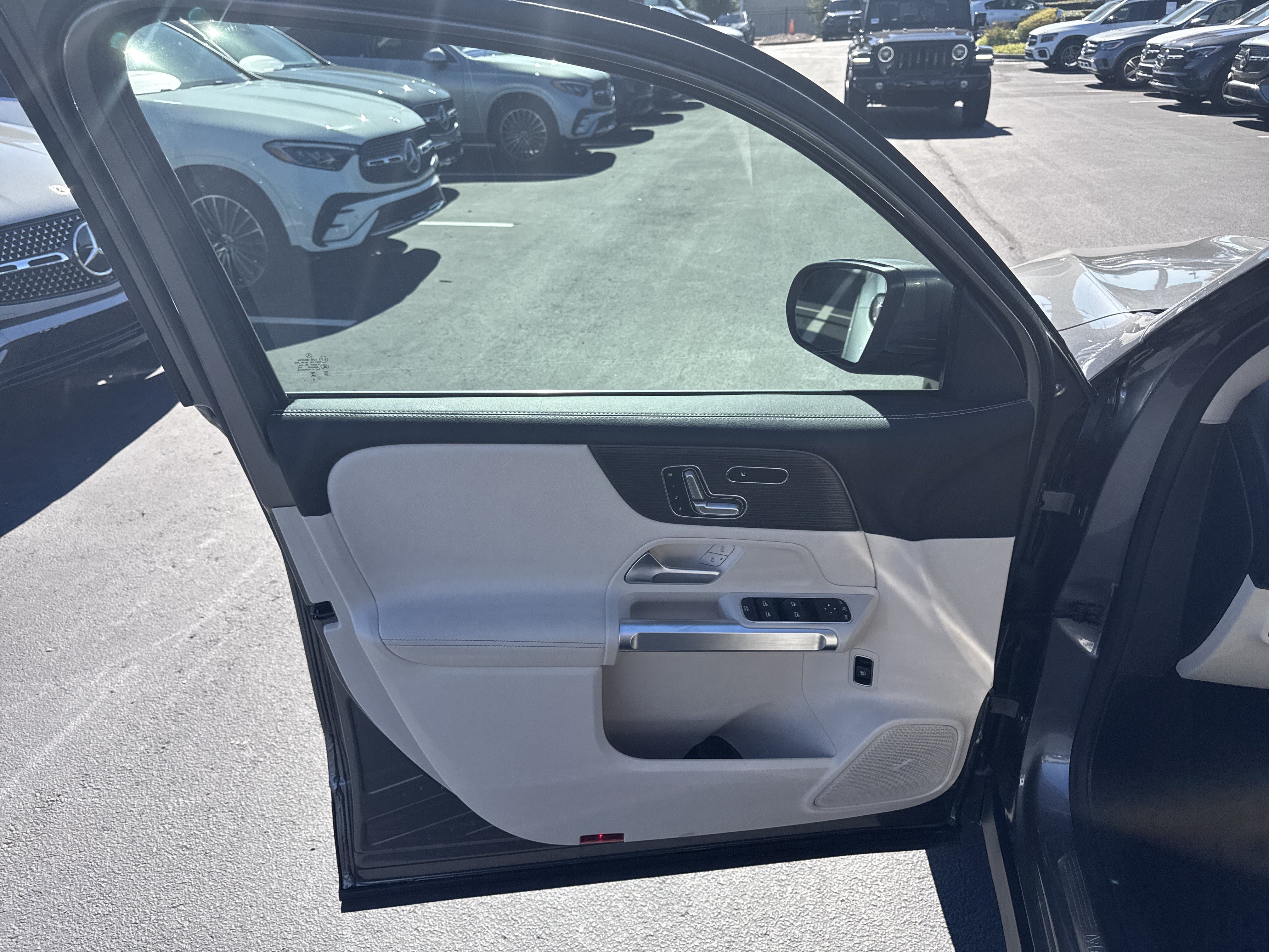 Used 2026 Mercedes-Benz GLB 250 image 14