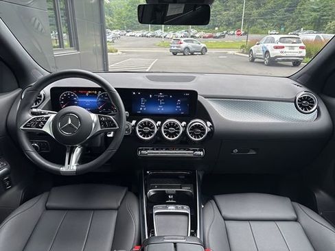 New 2025 Mercedes-Benz GLA 250 4MATIC image 40