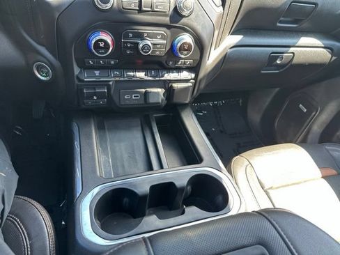 Used 2022 GMC Sierra 3500 AT4 w/ AT4 Preferred Package AWD/4WD image 26