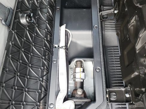 Used 2016 Toyota Tacoma SR5 image 32