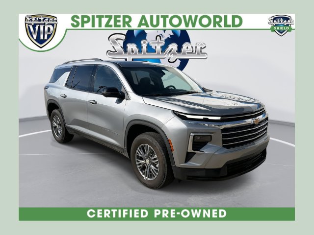 Used 2025 Chevrolet Traverse LT w/ Driver Confidence Package FWD image 1