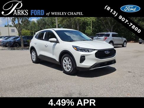 Used 2023 Ford Escape Active w/ Tech Pack #2 FWD image 1
