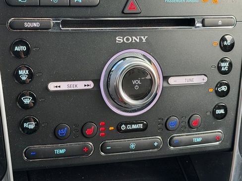 Used 2018 Ford Explorer Platinum image 27