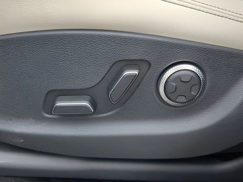 Used 2026 Genesis GV70 2.5T image 19