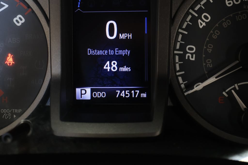 Used 2016 Toyota Tacoma TRD Sport AWD/4WD image 32