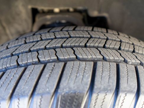 Used 2019 GMC Yukon SLT w/ HD Trailering Package image 34