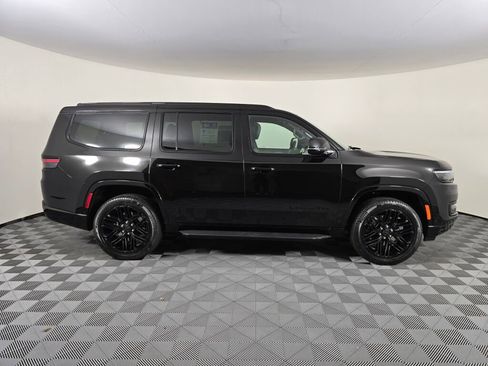 New 2025 Jeep Wagoneer Series II w/ HD Trailer Tow Package image 3