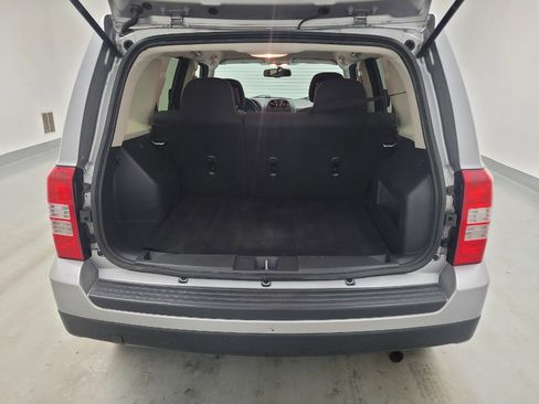Used 2016 Jeep Patriot Latitude FWD image 29