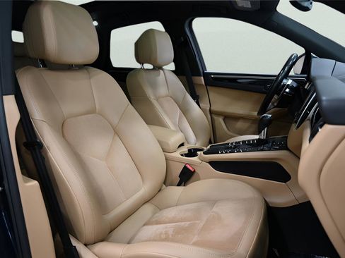 Used 2018 Porsche Macan image 22