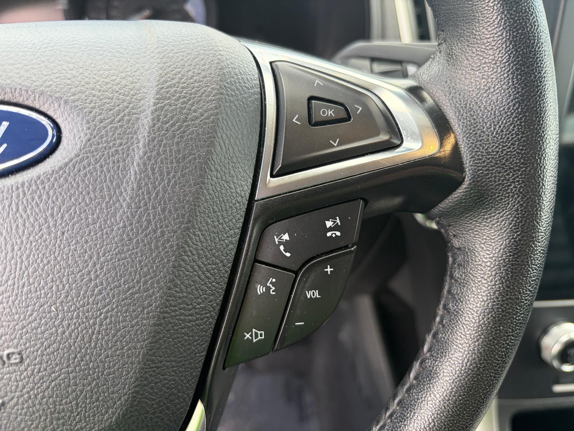 Used 2024 Ford Edge SEL AWD/4WD image 16
