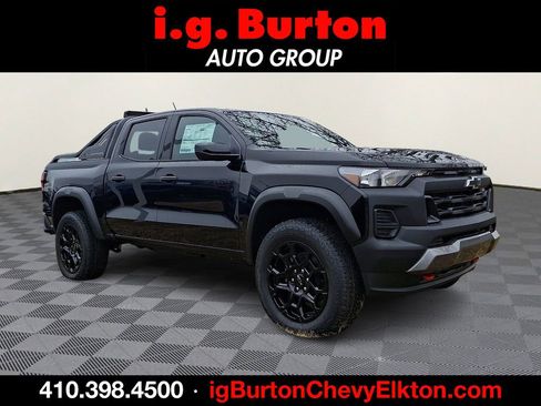 New 2026 Chevrolet Colorado Trail Boss w/ Midnight Edition AWD/4WD image 1