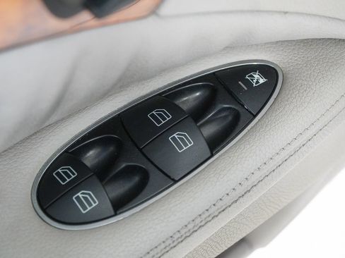 Used 2003 Mercedes-Benz E 320 Sedan image 19
