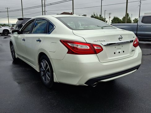 Used 2017 Nissan Altima 2.5 SV FWD image 4