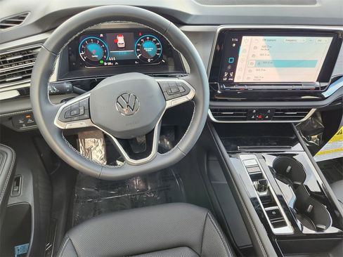 New 2026 Volkswagen Atlas Cross Sport SE image 2