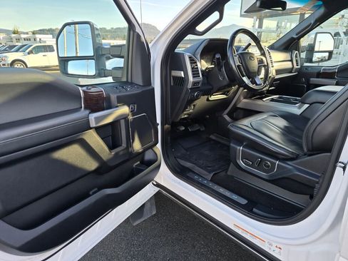 Used 2017 Ford F450 Platinum w/ Platinum Ultimate Package image 13