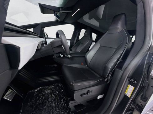 Used 2024 Tesla Cybertruck AWD Crew Cab image 5