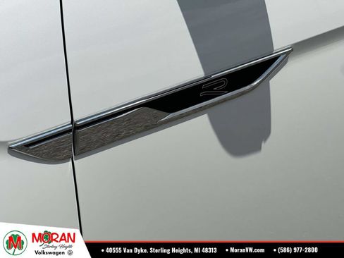 Used 2024 Volkswagen Atlas SEL Premium R-Line AWD/4WD image 10